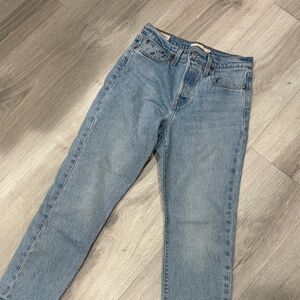 Levis wedgie jeans 26